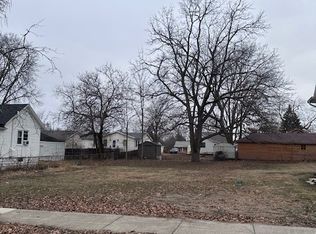 806 S East St, Bloomington, IL