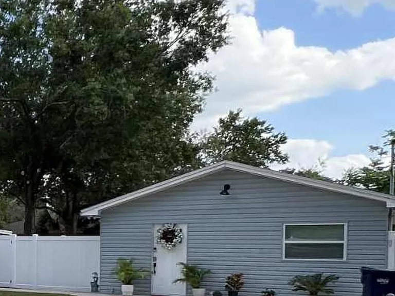 1314 W Rambla St — Photo 2