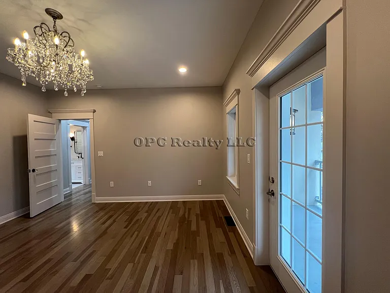 709 Webster St — Photo 24
