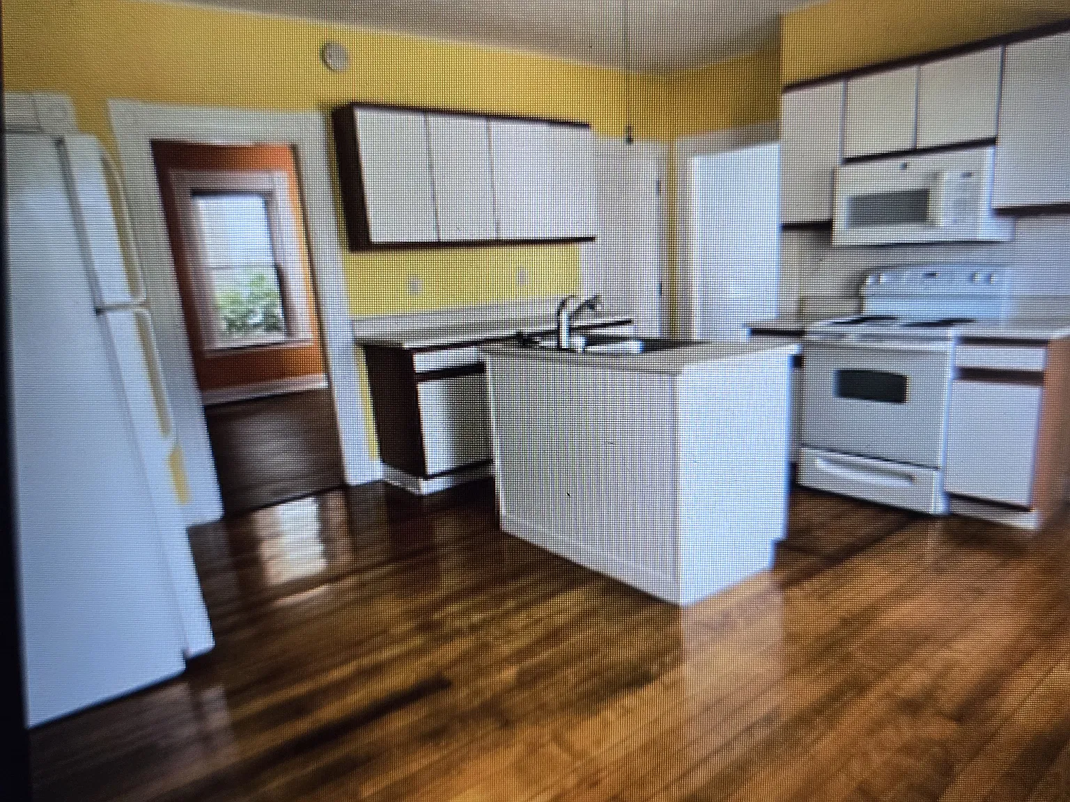 2 bed, 1074 sqft, $1,735 — Photo 1