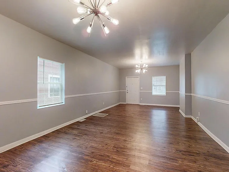 1133 N Keystone Ave — Photo 2