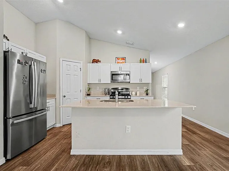 14919 Sterling Spur Ave — Photo 3