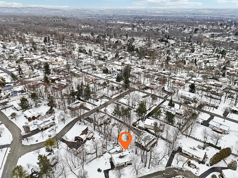4 Templar Ct — Photo 7