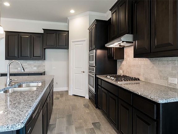 4th image of 4004 Knollbrook Ln