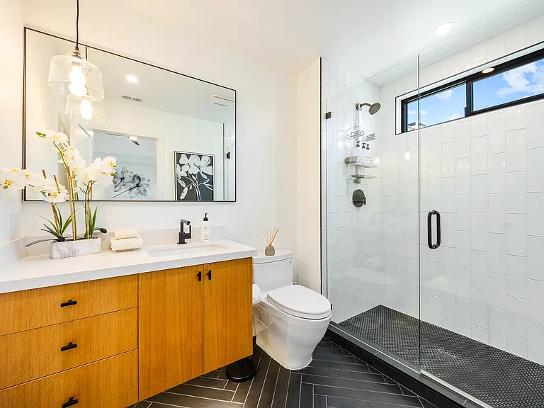 Suite 2 Bathroom