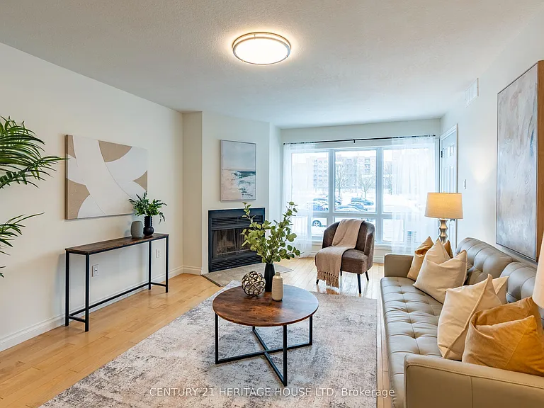 15 Hofstetter Ave #208 — Photo 2