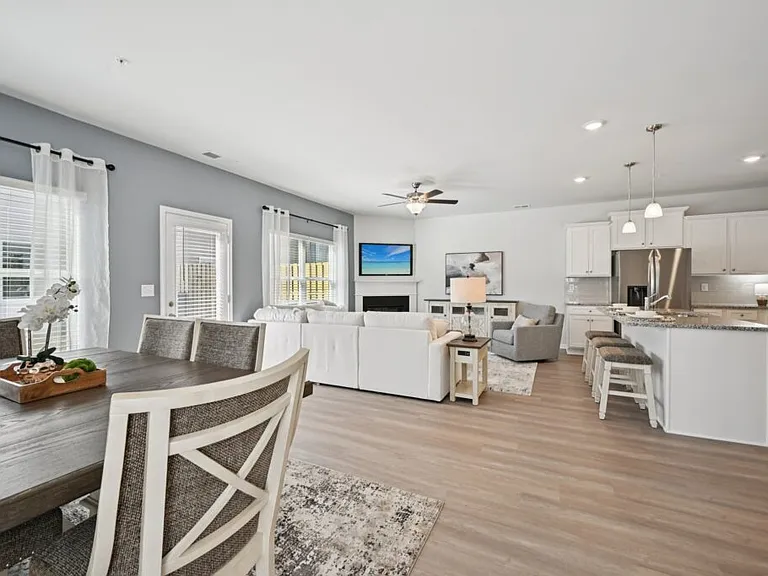 423 Lanier Cir — Photo 8