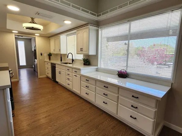 10922 W WELK Drive, Sun City, AZ 85373