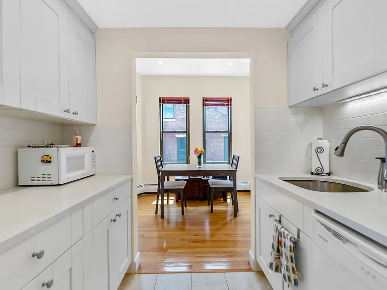 50 Main St #21 — Photo 4