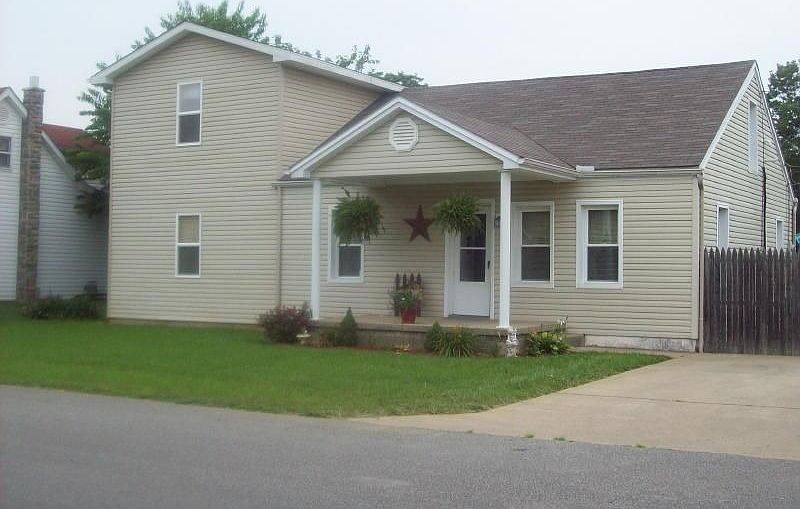 1st image of 40 Vine St