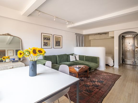 2nd image of 2 Horatio St #6E