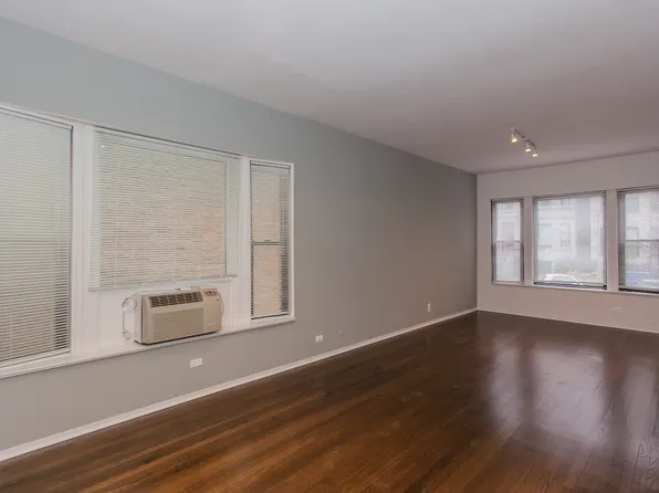 729 W Cornelia Ave #2, Chicago, IL 60657