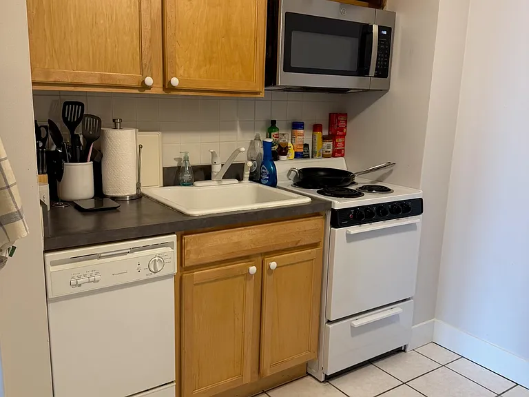 580 N Bank Ln #34 — Photo 2