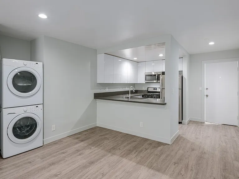 1535 N Kenmore Ave — Photo 10