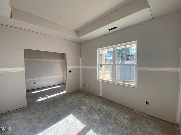 3rd image of 205 N Rabbit Run Dr