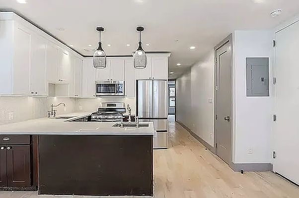 1st image of 125 Pulaski St #1B