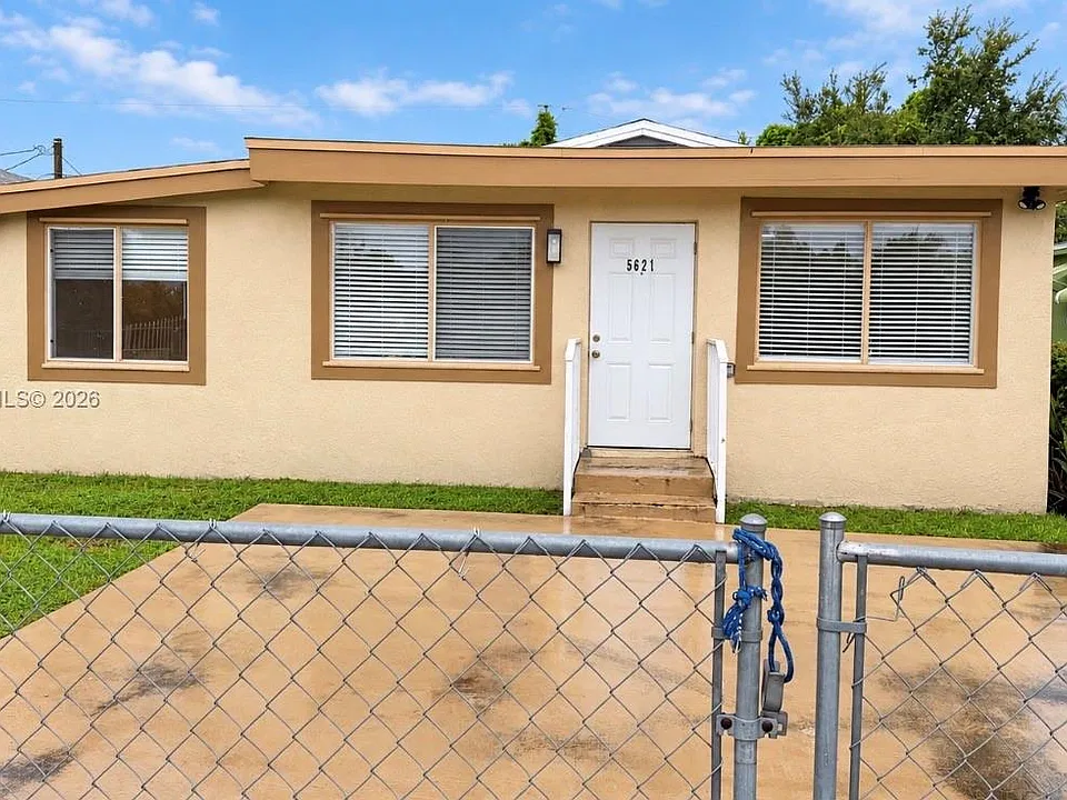 5621 NW 30th Ave