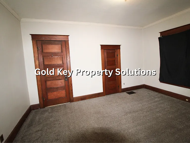 815 N Elm St — Photo 14