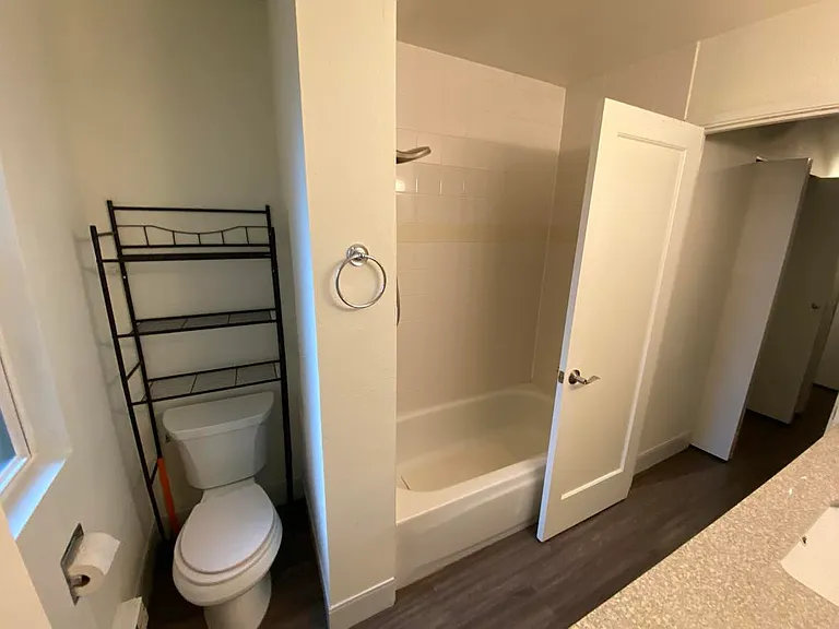 10512 NE 32nd Pl #F104 — Photo 11
