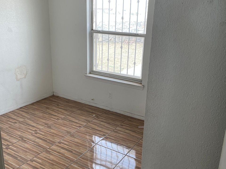 2nd image of 9550 Martinique Dr