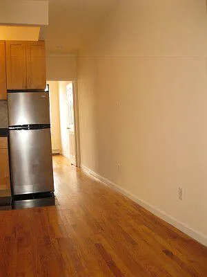 Rented by Tower Brokerage | media 16