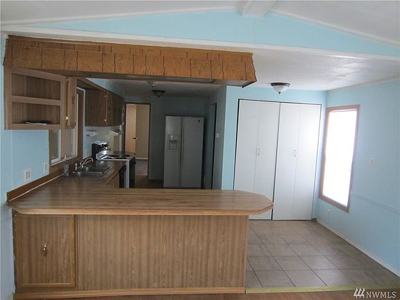 4th image of 8602 Road 10 NE