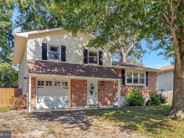 21 Chancellor Dr, Newark, DE 19713