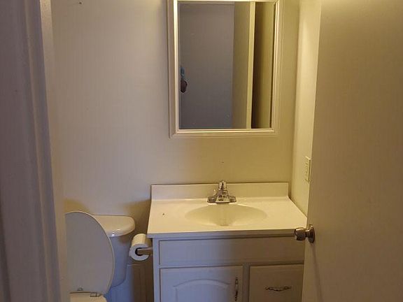 2nd image of 307 15th St SE APT 2