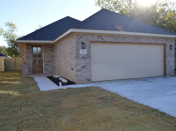 314 Elmo St, Cleburne, TX 76031