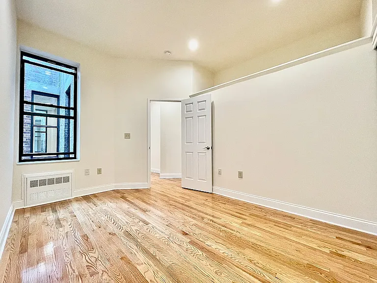 129 E 90th St #5W — Photo 7
