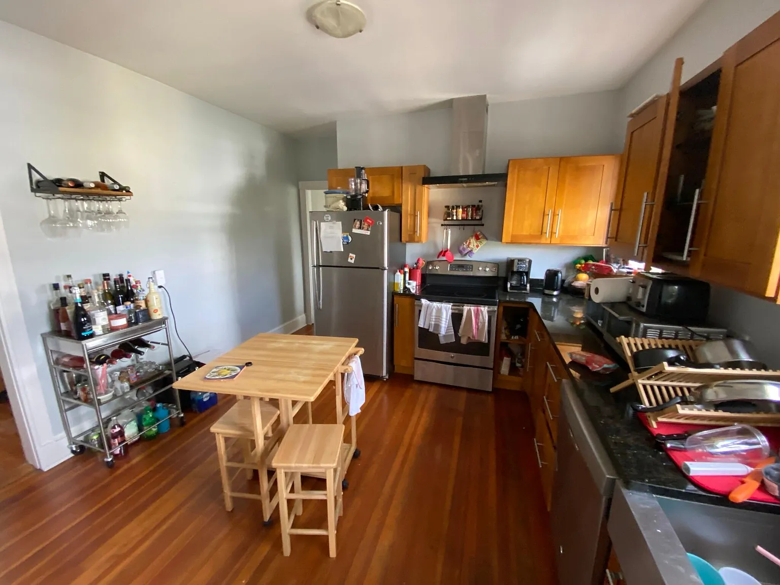 3 bed, 1200 sqft, $3,800 — Photo 1
