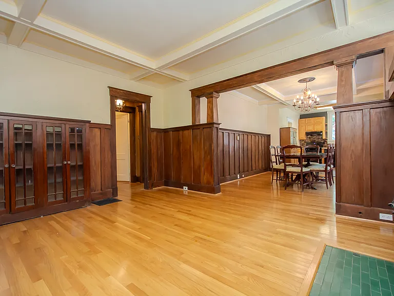 1613 Edgeland Ave — Photo 8