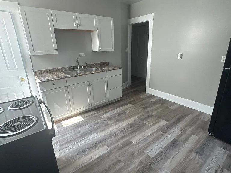 612 Berry St — Photo 7