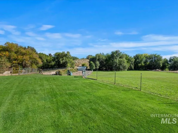 15750 Park View Dr, Wilder, ID 83676