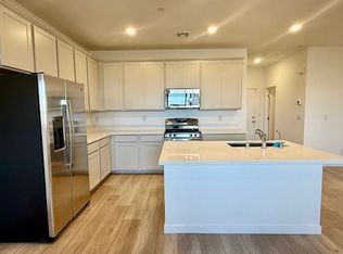 360 Powell Crest Dr, Henderson, NV 89015