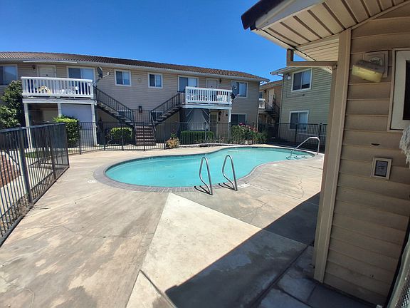 4th image of 510 E Vine St APT J
