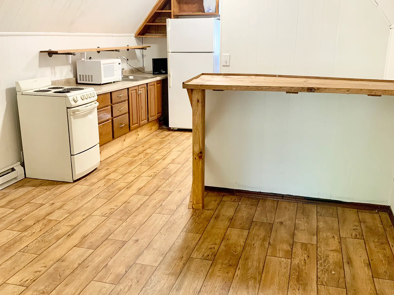 1 bed, $895 — Photo 1