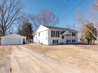 1676 Downing Ave, Dorr, MI 49323