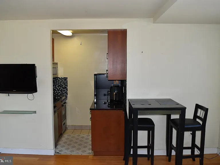 1111 Arlington Blvd #825 — Photo 3