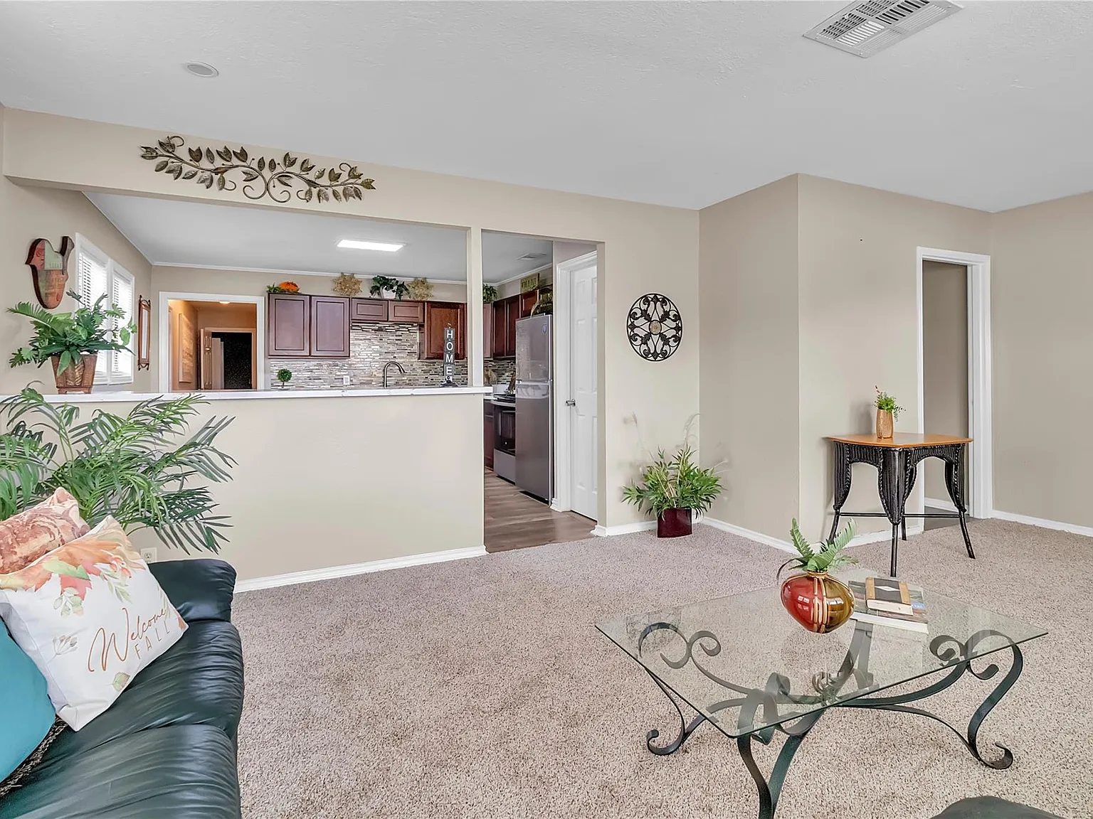 4 bed, 2.0 bath, 1596 sqft, $2,800 — Photo 3