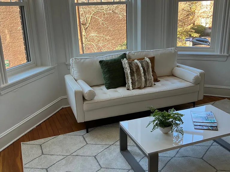 72 Strathmore Rd #5B — Photo 1