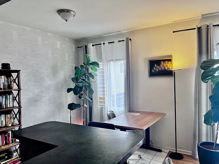1317 Euclid St — Photo 3