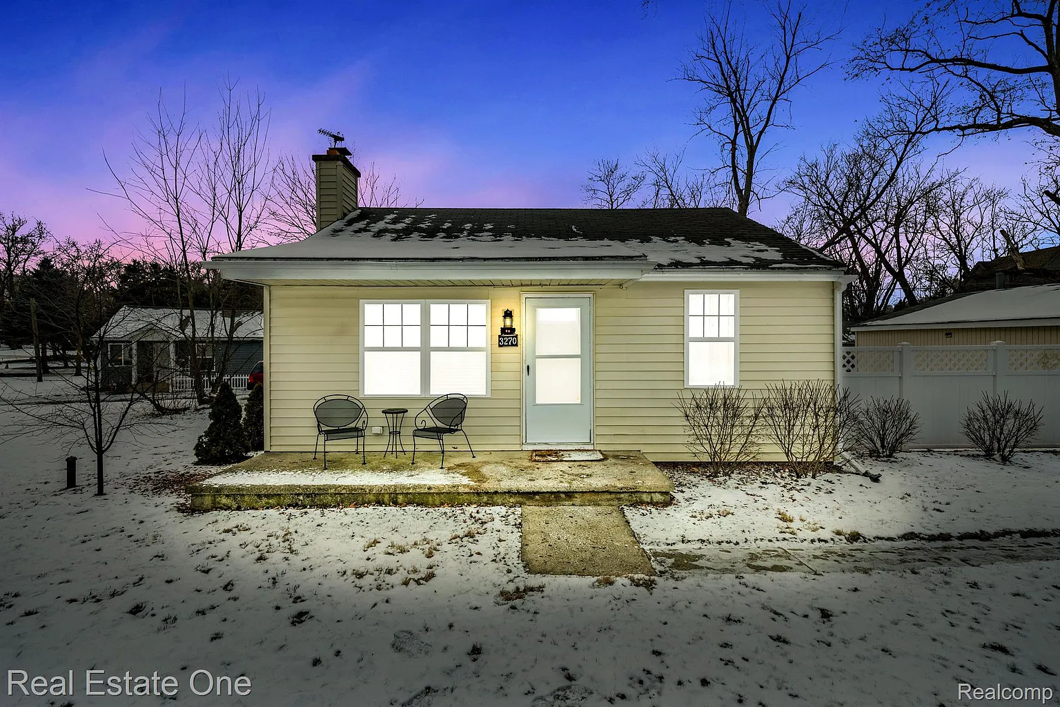 3270 Mapledale St photo 1
