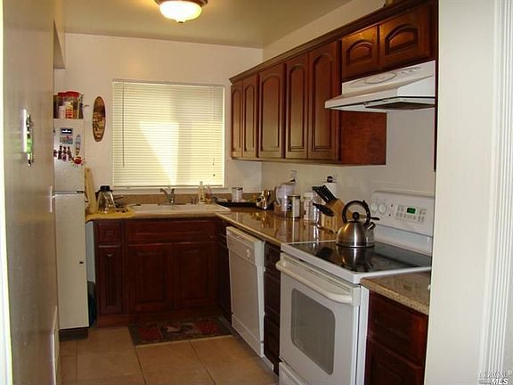 2nd image of 1291 Redwood Blvd