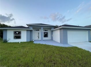 4208 33rd St SW, Lehigh Acres, FL 33976