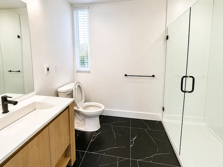 2180 Kelly Ave — Photo 7