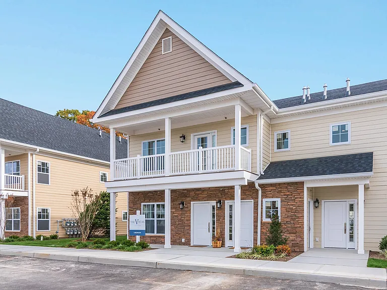 Vistas of Port Jefferson - 55+ Active Adult Living — Photo 12