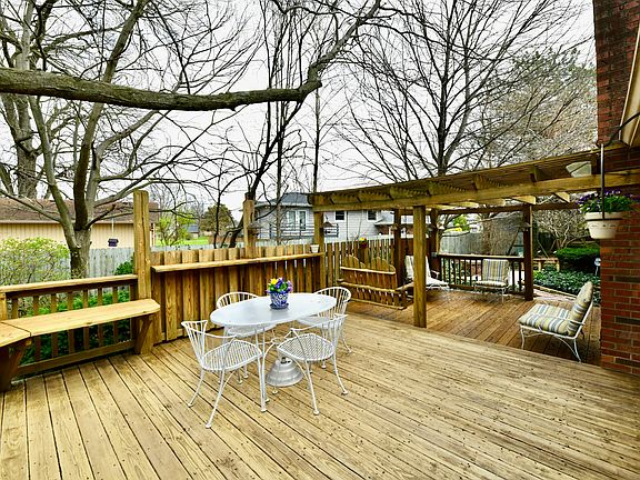 3rd image of 8518 Lockwood Pl