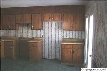 2nd image of 674 Scott Ave N