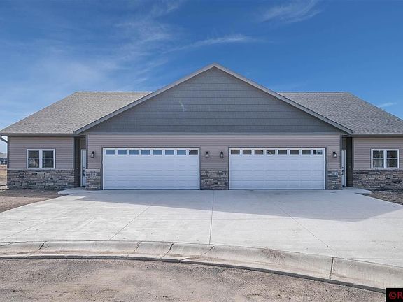 2nd image of 609 Northwood Pl